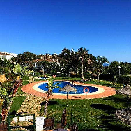 Bahia De Casares Apartment Естепона Стая снимка