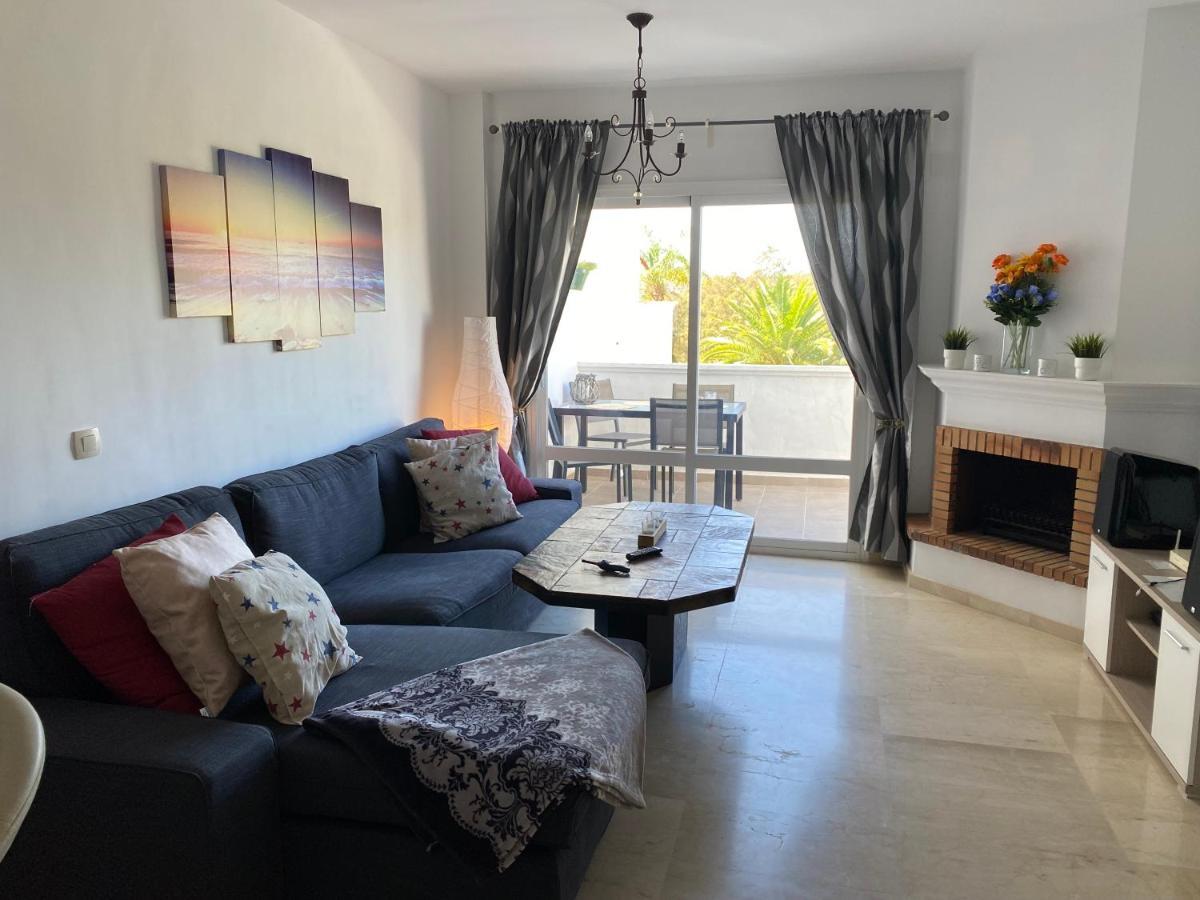 Bahia De Casares Apartment Естепона Екстериор снимка