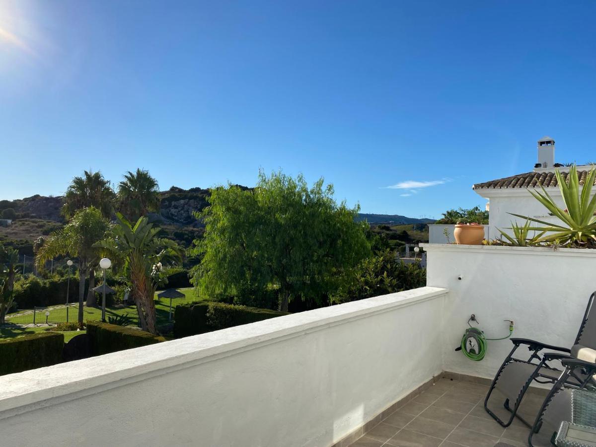 Bahia De Casares Apartment Естепона Екстериор снимка