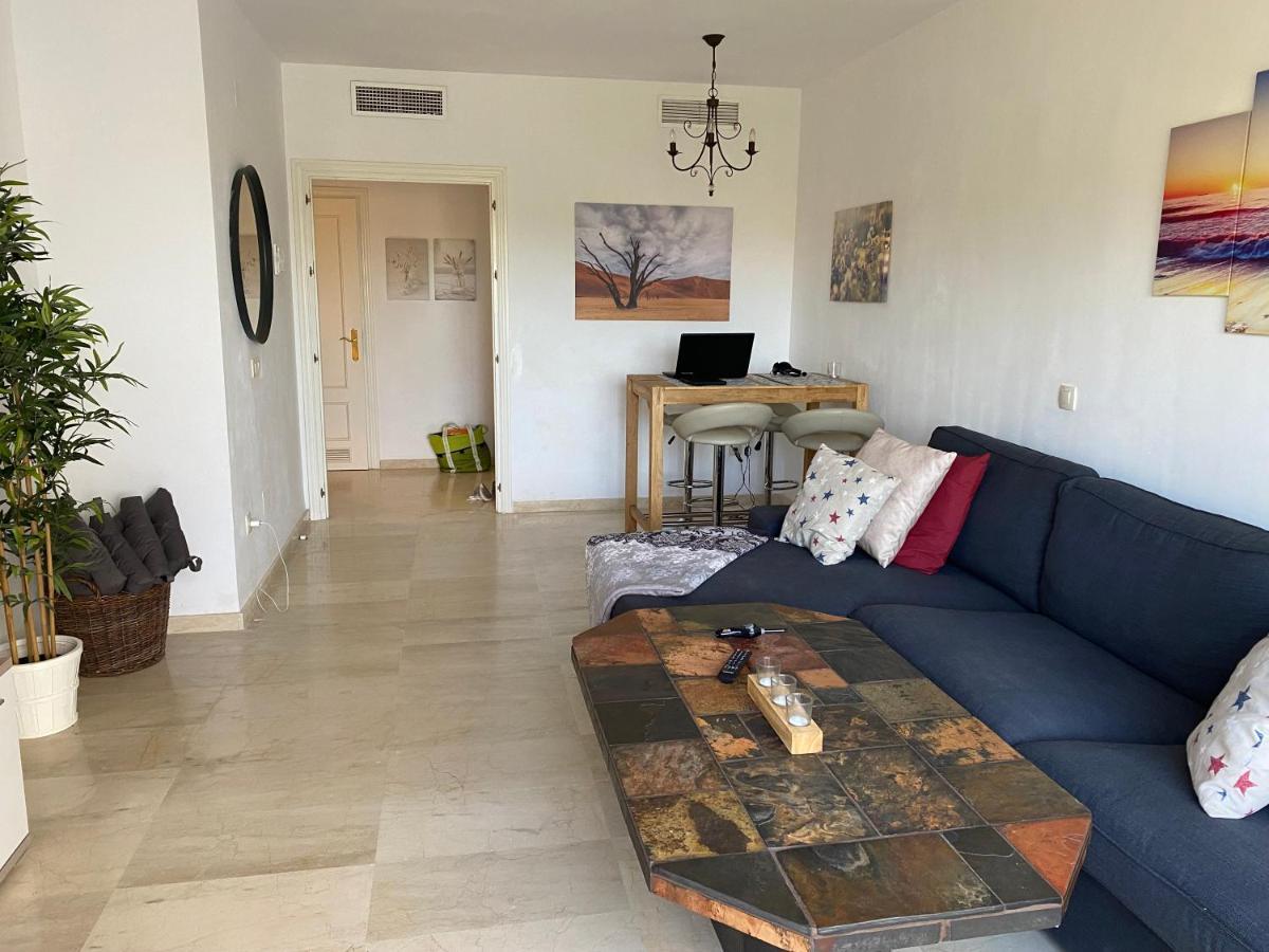 Bahia De Casares Apartment Естепона Екстериор снимка
