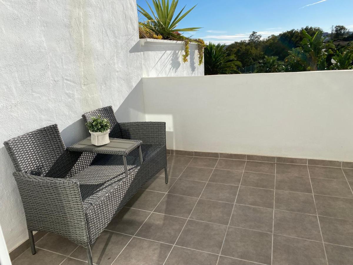 Bahia De Casares Apartment Естепона Екстериор снимка