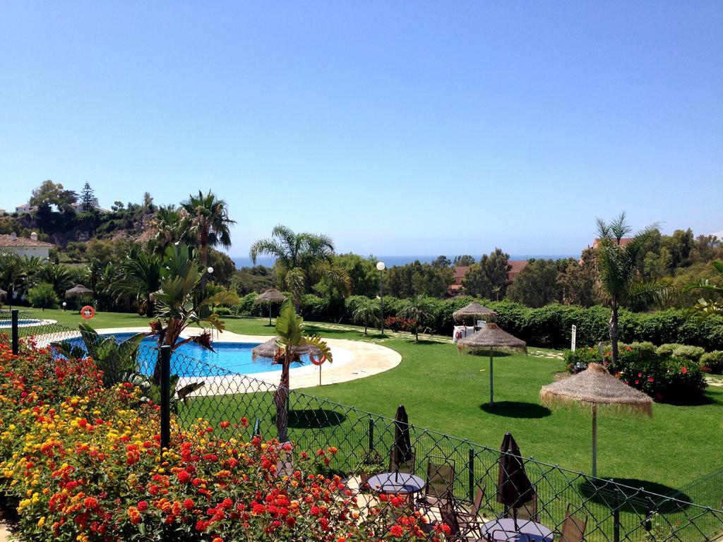 Bahia De Casares Apartment Естепона Екстериор снимка
