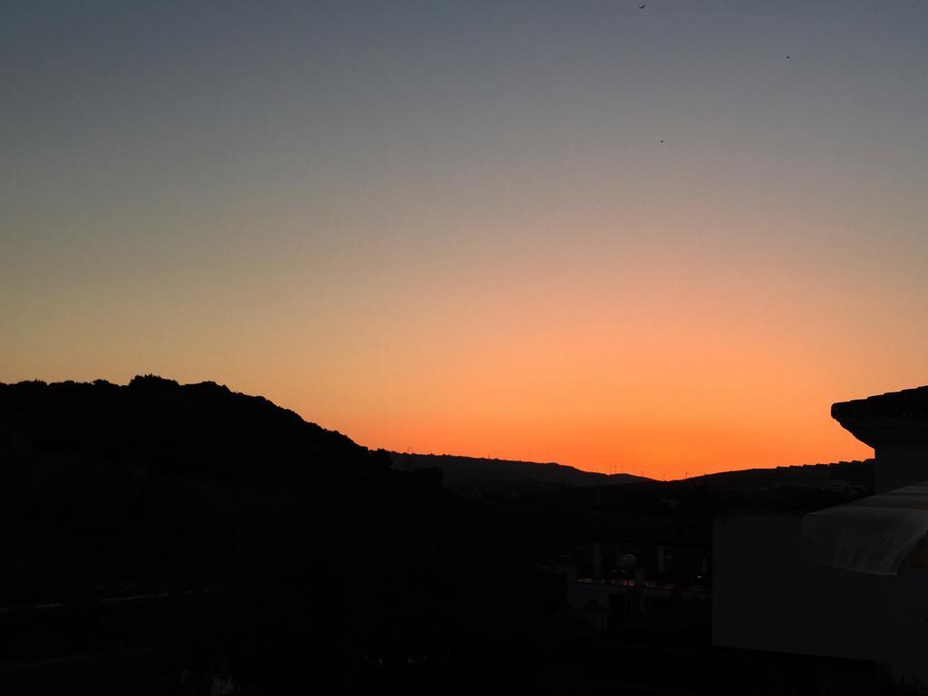 Bahia De Casares Apartment Естепона Стая снимка
