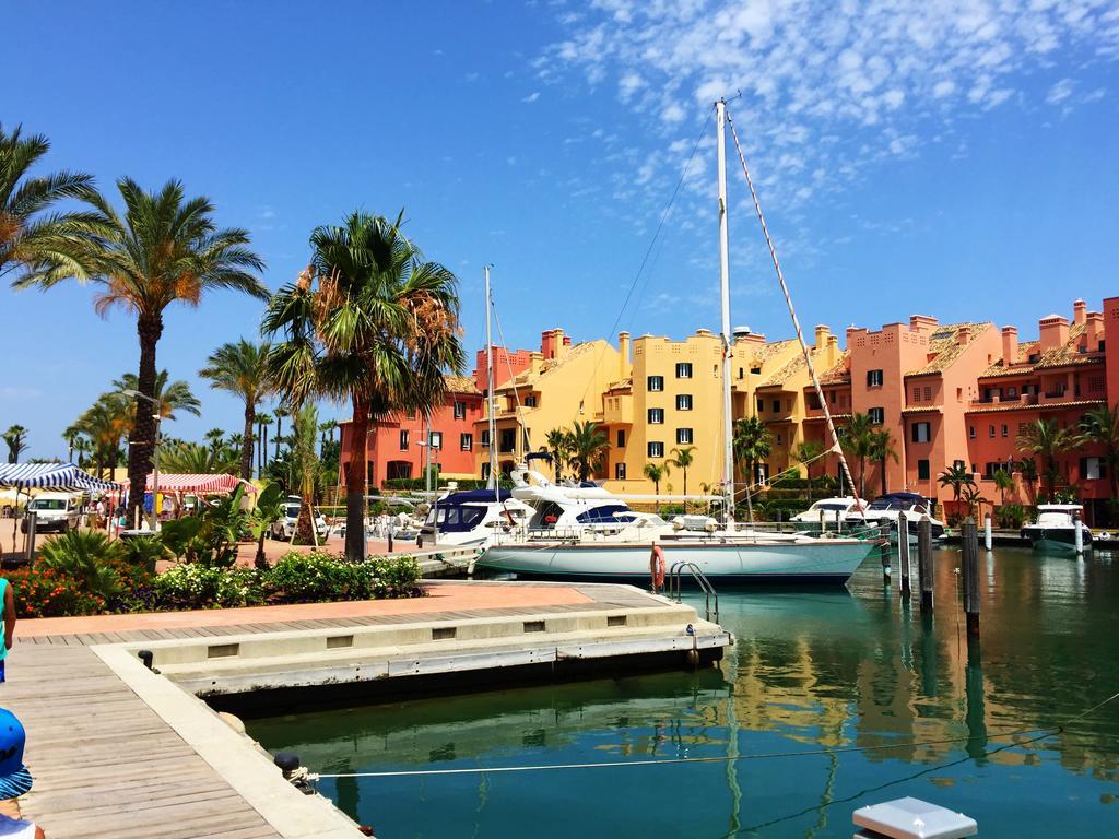 Bahia De Casares Apartment Естепона Стая снимка