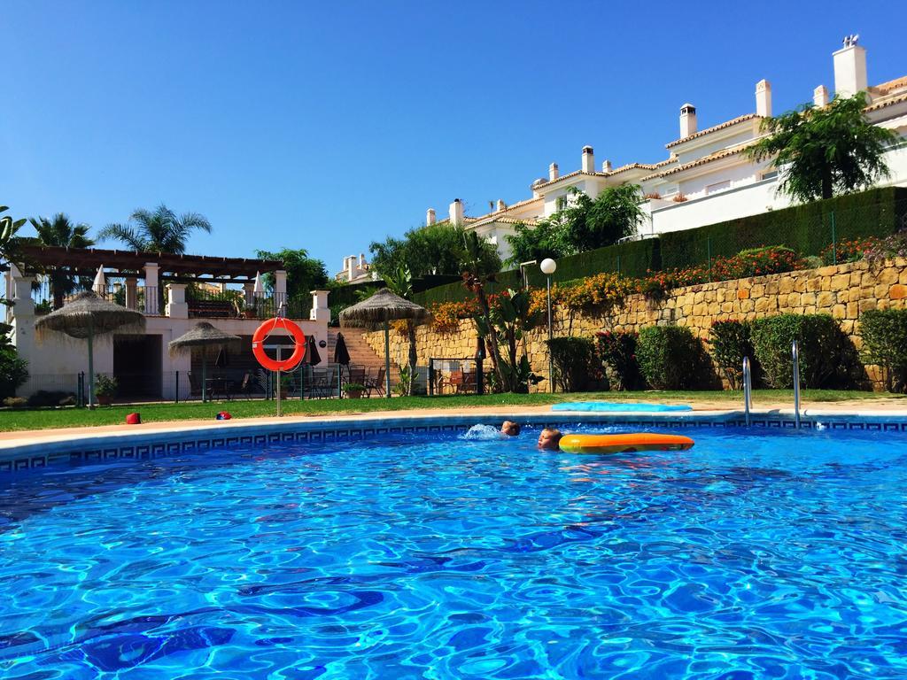 Bahia De Casares Apartment Естепона Екстериор снимка