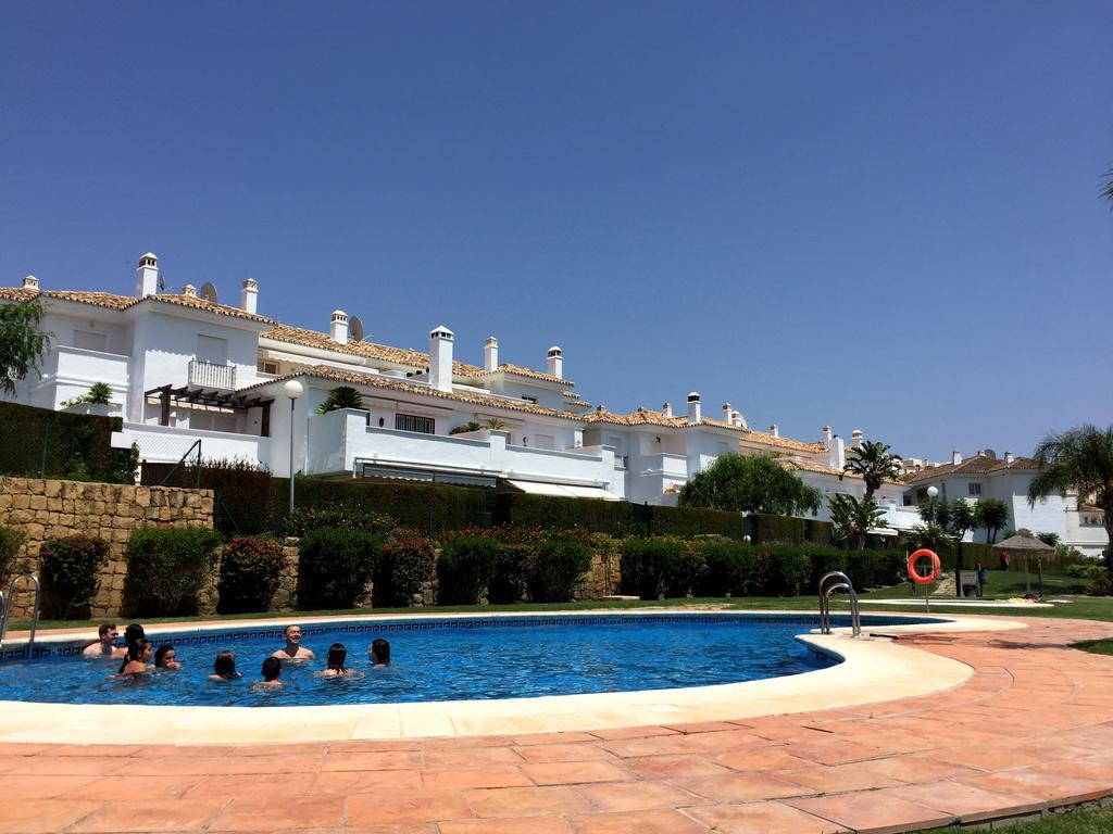Bahia De Casares Apartment Естепона Екстериор снимка
