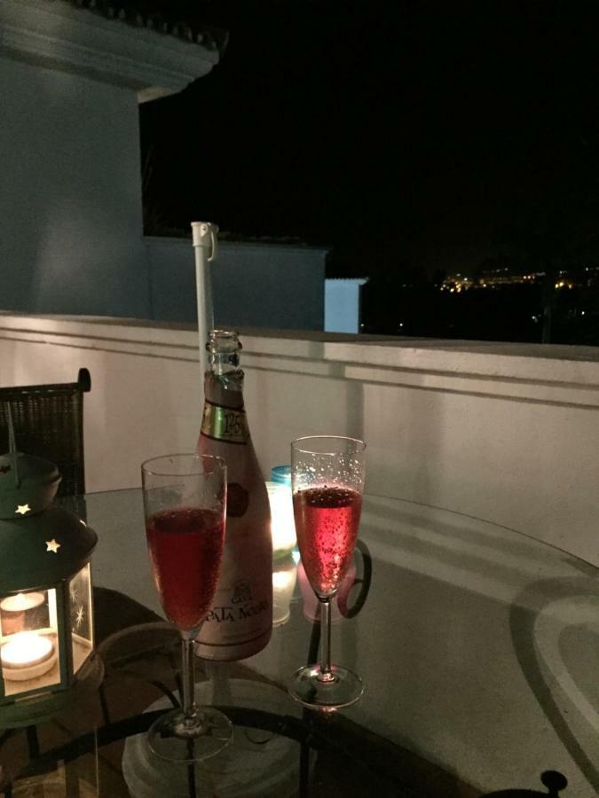 Bahia De Casares Apartment Естепона Екстериор снимка
